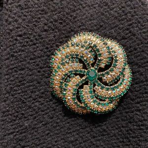 Vintage green & aurora borealis brooch/pin